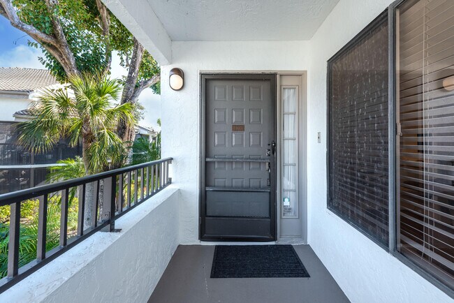 Building Photo - 7485 Glendevon Ln