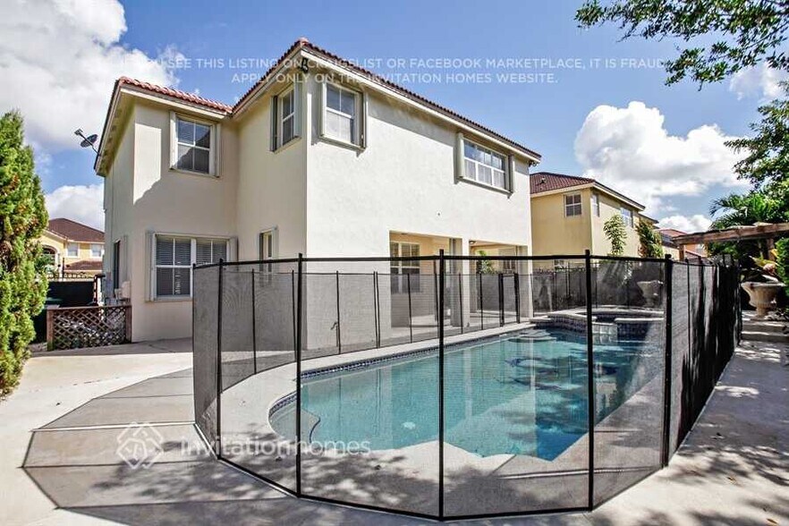 Building Photo - 16498 SW 85th Ln