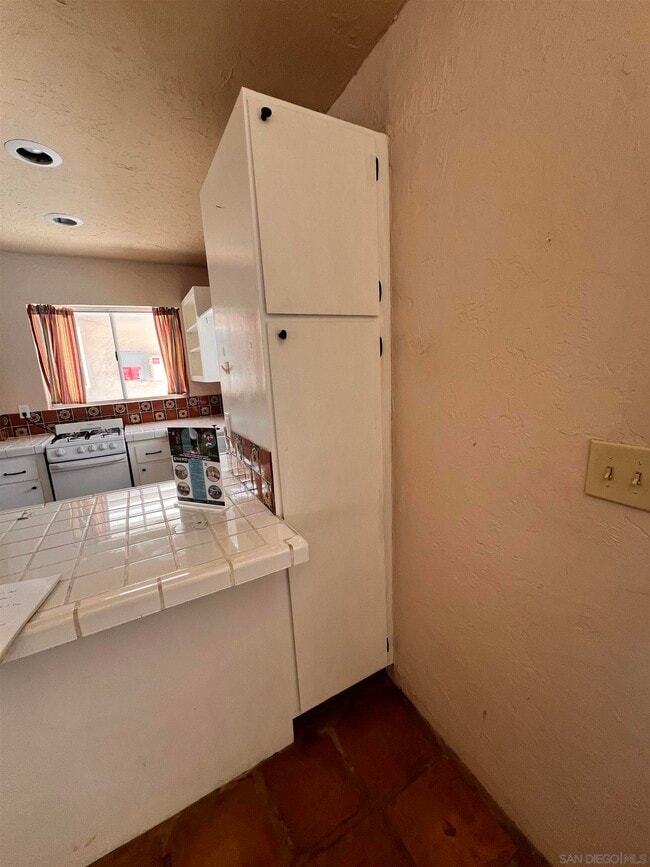 Building Photo - 1225 E Buena Vista Dr