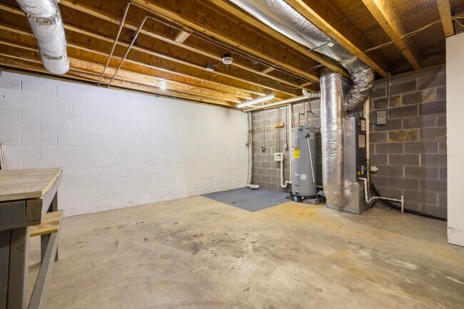 Building Photo - 152 Gray Station Rd