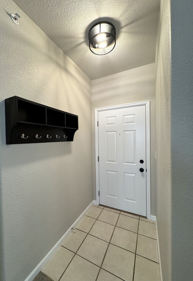 Building Photo - 8465 S Holland Way