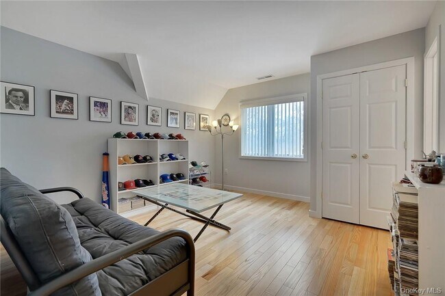 Building Photo - 99 Summit Ave