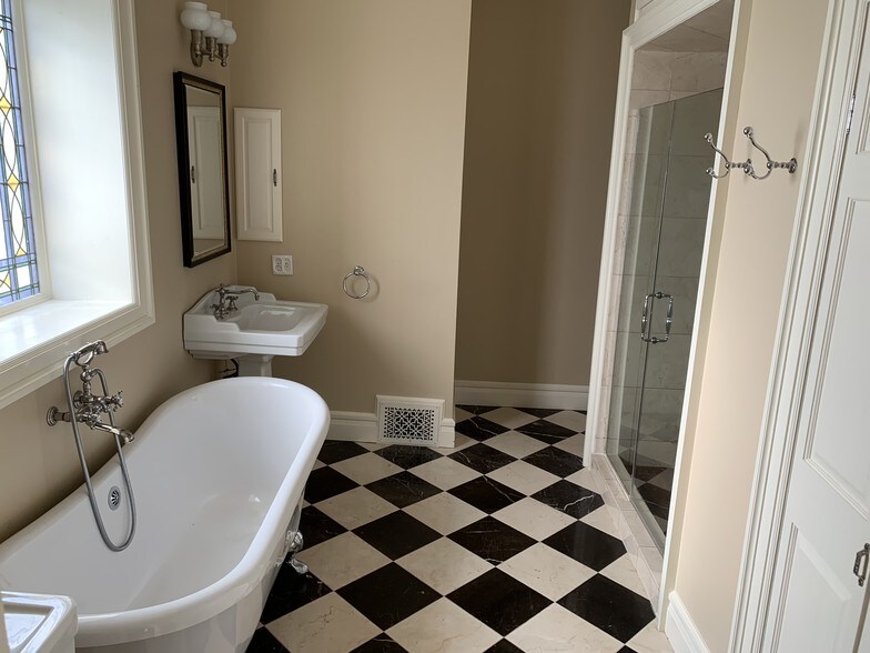 Master Bath (2) - 1102 W Wrightwood Ave