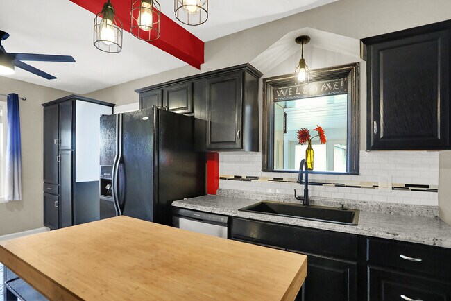 Building Photo - 233 W Westfield Blvd