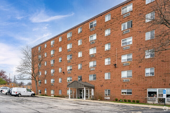 Alternate View - Willowood Manor