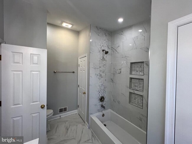 Building Photo - 4131 Bancroft Ln