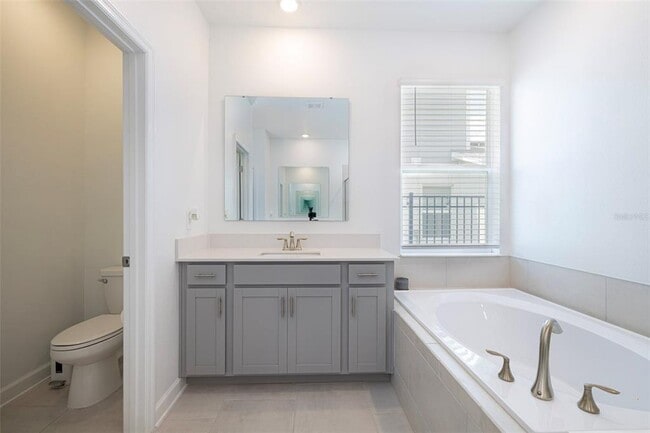 Building Photo - 4507 Hillingdam Rd