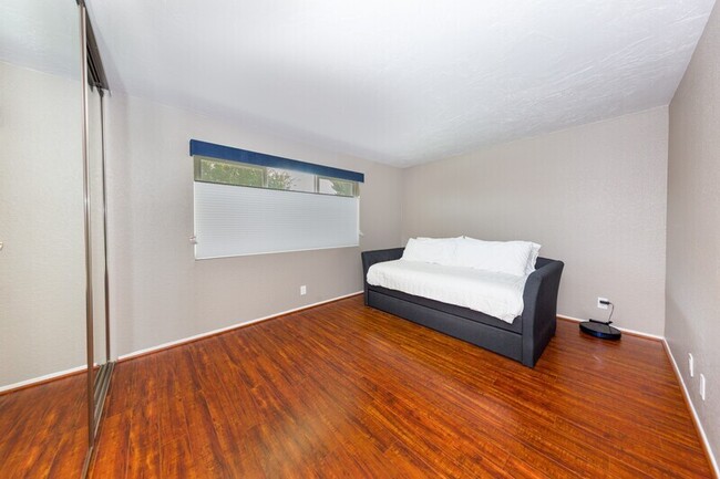 Building Photo - 39945 Santa Fe Way