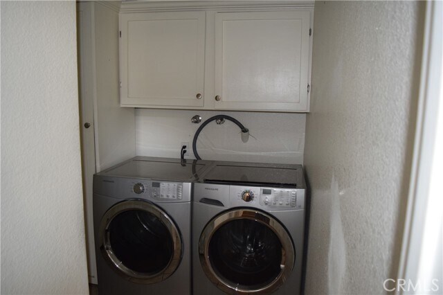 Building Photo - 573 E Stephanie Dr