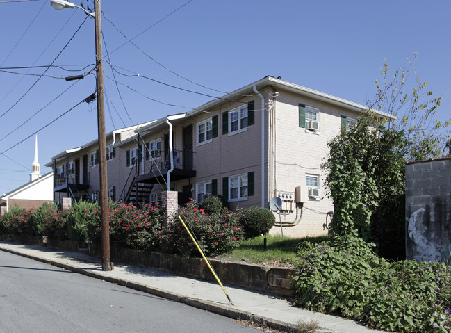 Building Photo - Bradley Flats