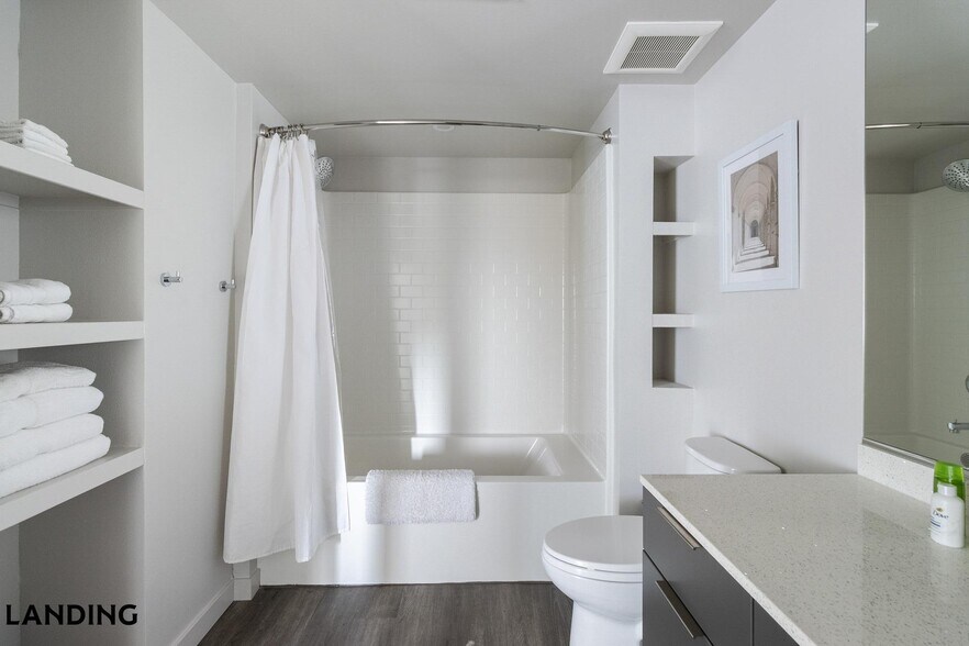 Building Photo - 2060 Experience Ave