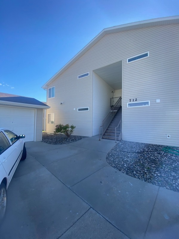 Building Photo - 712 Oakmont Rd