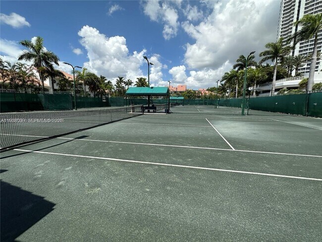 Building Photo - 21200 Point Pl