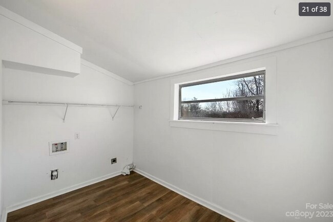 Building Photo - 426 Deaverview Rd