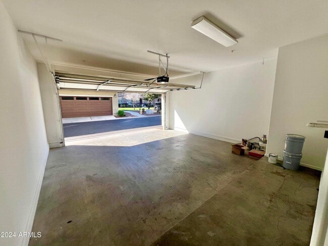 Building Photo - 2771 S Pewter Dr