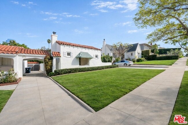 Building Photo - 2214 Benecia Ave