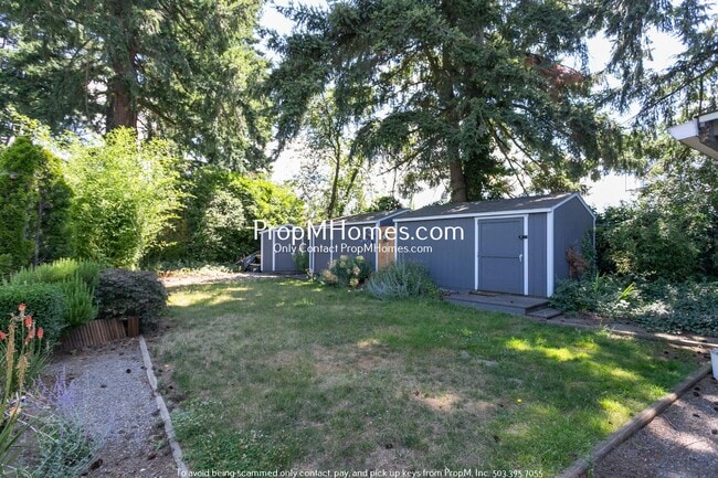 Building Photo - NE Portland Gem w/ Entertainers Backyard +...