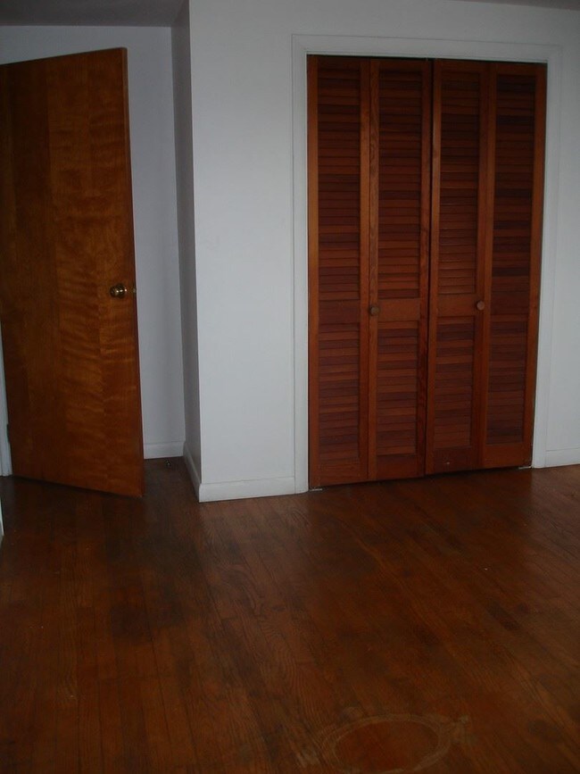 Building Photo - 2 br, 2 bath House - 1001 DEAVER ROAD