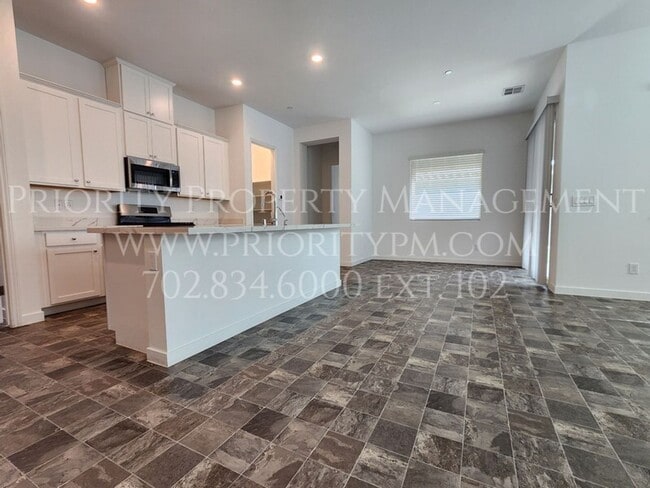 Building Photo - CADENCE SINGLE STORY @ HERITAGE! GORGEOUS AND READY FOR MOVE IN!