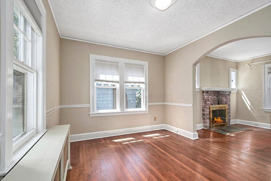 Building Photo - 15 Park St