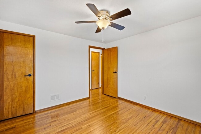 Building Photo - AVAILABLE JUNE 1ST! Don't miss this UPDATED and stunning 3-bedroom the heart of the South Hills!