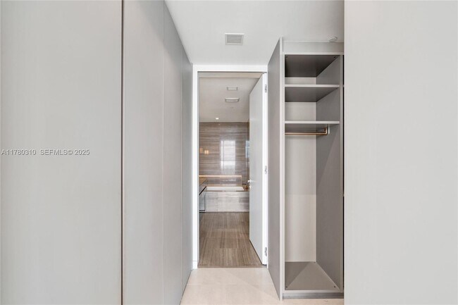 Building Photo - 18975 Collins Ave