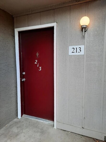 Building Photo - 5300 E Cherry Creek South Dr