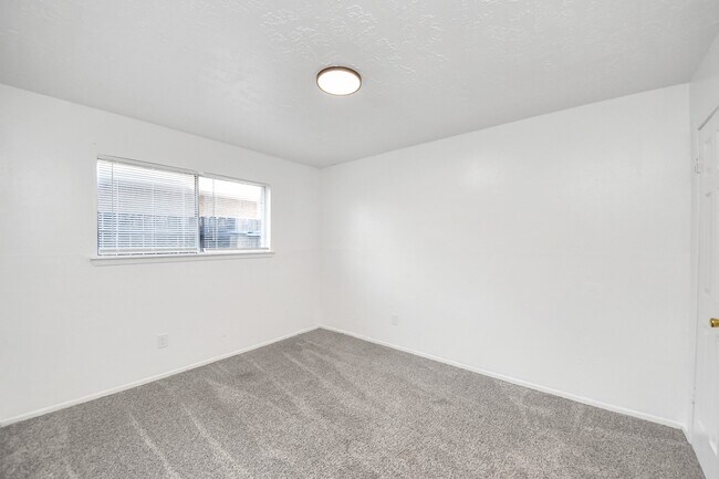 Building Photo - 4519 Reynaldo Dr