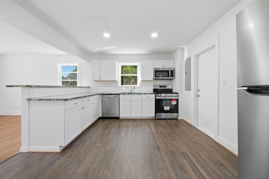Building Photo - 302 Marlin Dr