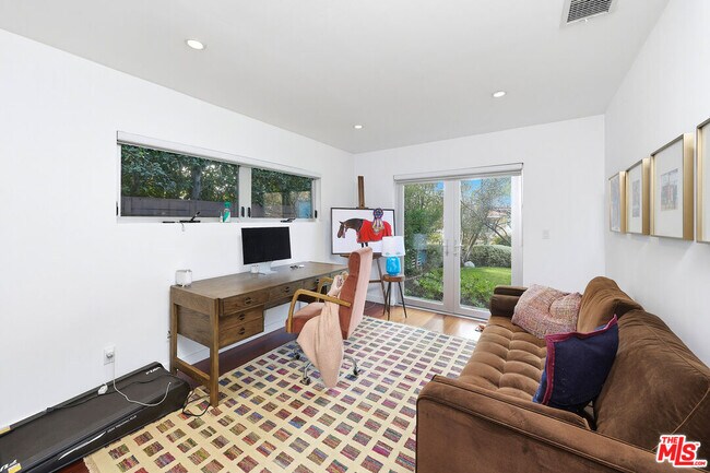 Building Photo - 3154 Queensbury Dr