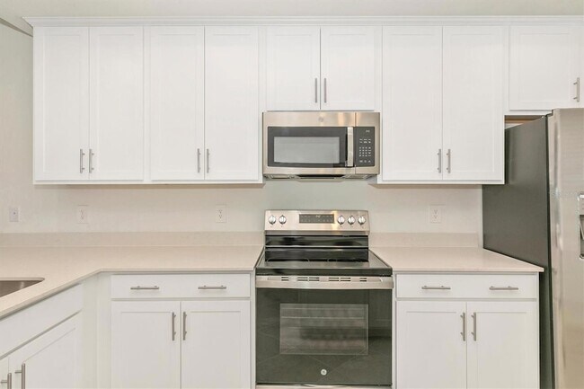 Building Photo - 12320 Wellen Golf St