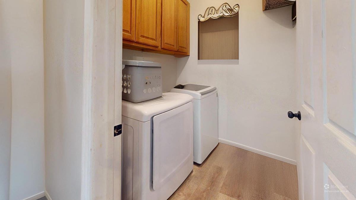 Building Photo - 1202 E Keller St