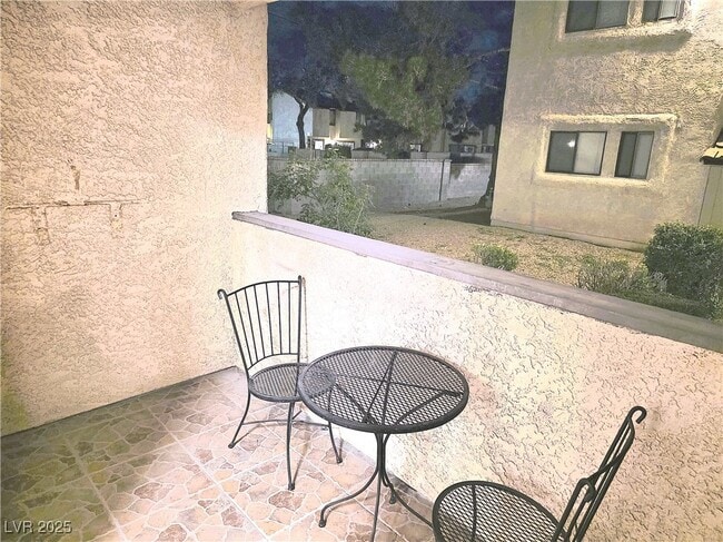 Building Photo - 1751 E Reno Ave