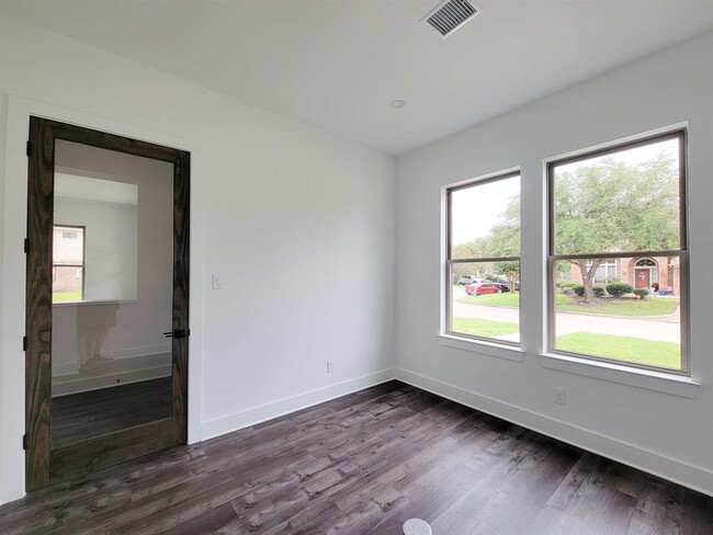 Building Photo - 18219 Polo Meadow Dr