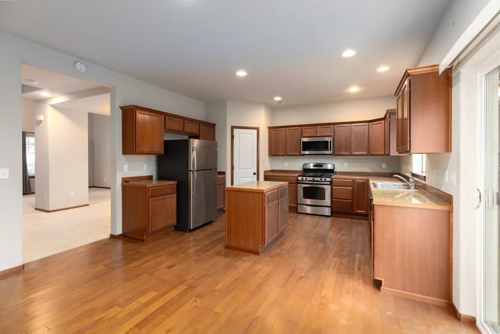 Building Photo - 14308 11th Pl W