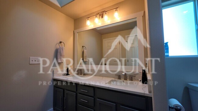 Building Photo - Gorgeous 3-Bedroom Home with 2 Bonus Rooms!