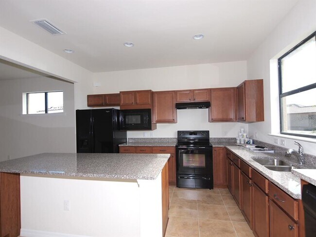 Building Photo - 19224 Isadora St