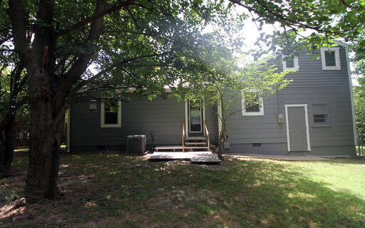 Building Photo - 3 Bedroom 2 Bath Single Family Home, Walki...