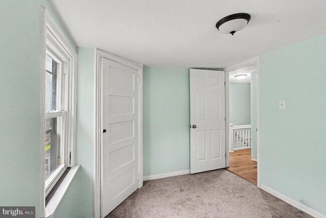 Building Photo - 308 Walnut St