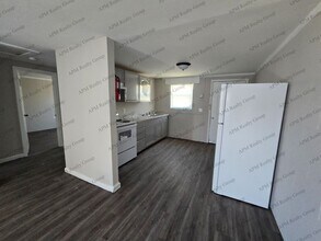 Building Photo - Renovated two bedroom near Harden Street - FREE first month