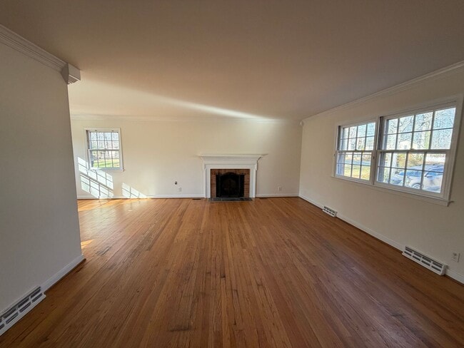 Building Photo - 415 Carrsbrook Dr