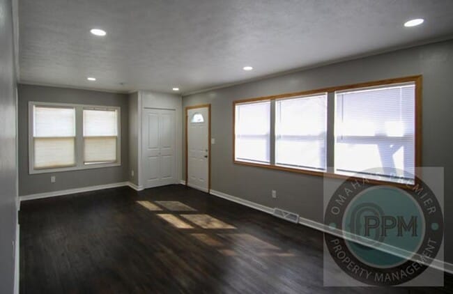 Building Photo - 3 Bed House in District 66!