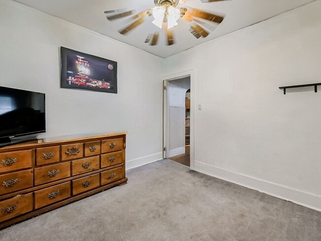 Building Photo - AVAILABLE NOW! SECTION 8 APPROVED! Charming 3-Bedroom Home in Warren!