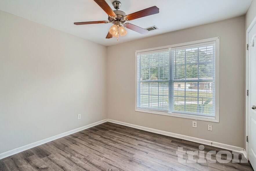 Building Photo - 5911 Dunn Rd