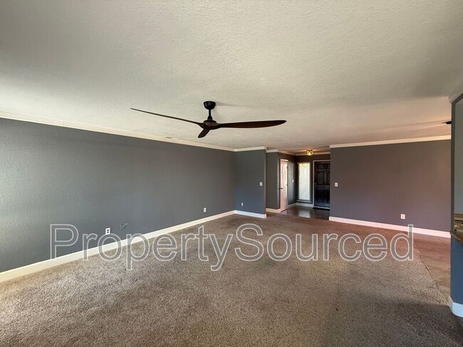Building Photo - 856 Nottingham Dr