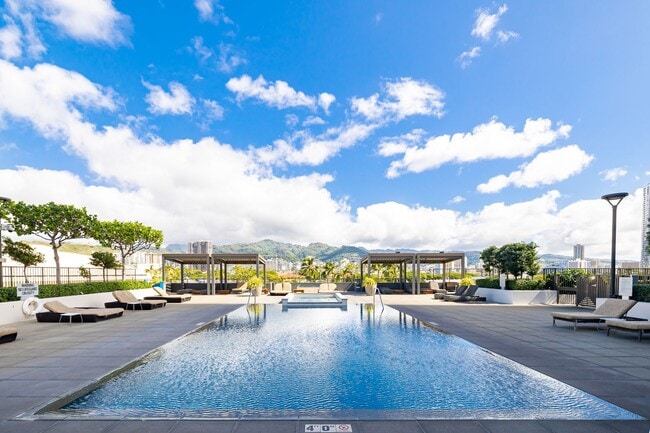 Building Photo - Great Location in the Heart of Honolulu ~ ...