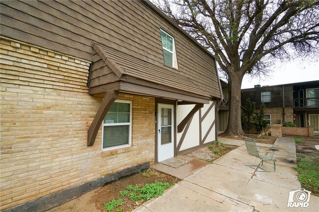 Building Photo - 601 George Ave