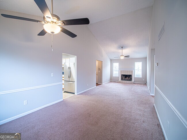 Building Photo - 4223 Lakes End Dr NW