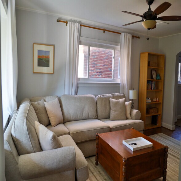 Building Photo - 6131 1st Pl NE