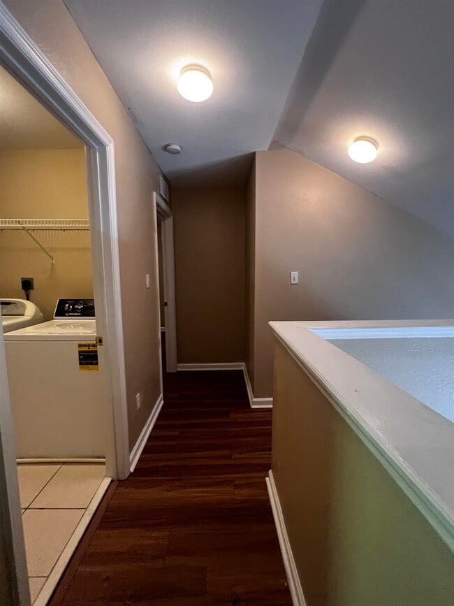 Building Photo - 1833 Nena Hills Dr